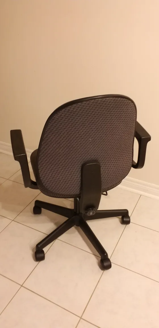 Office Chair - Gently Used image indicator(2)