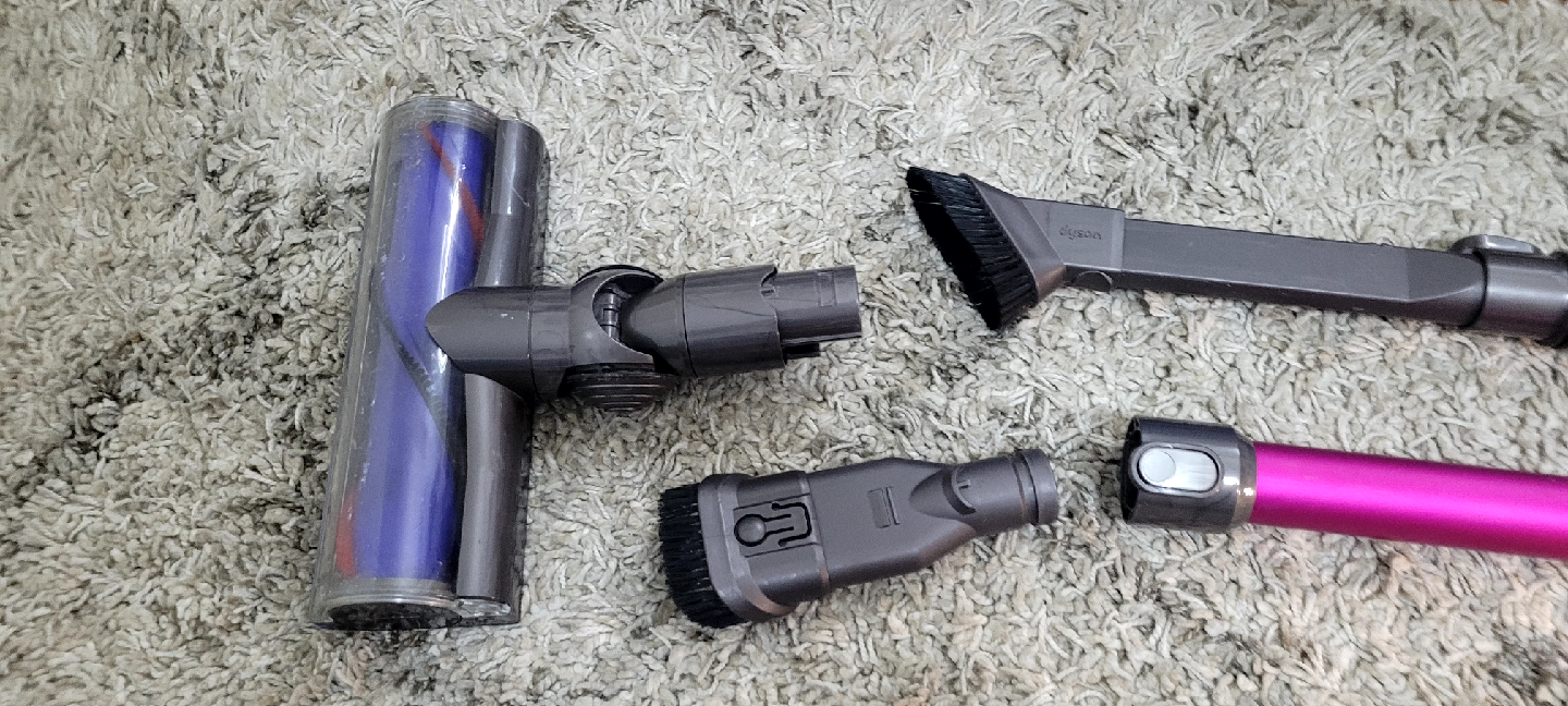 Dyson V6 Motorhead Vacuum - photo 2