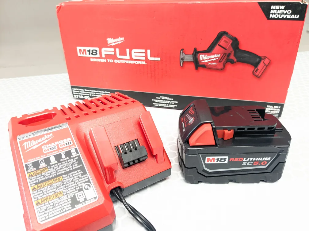 M18 Milwaukee FUEL Hackzall + XC 5.0 Starter Kit thumbnail