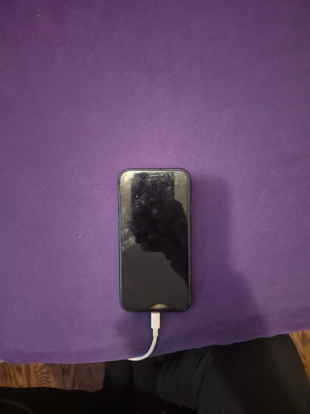 iPhone XR - Black image indicator(2)