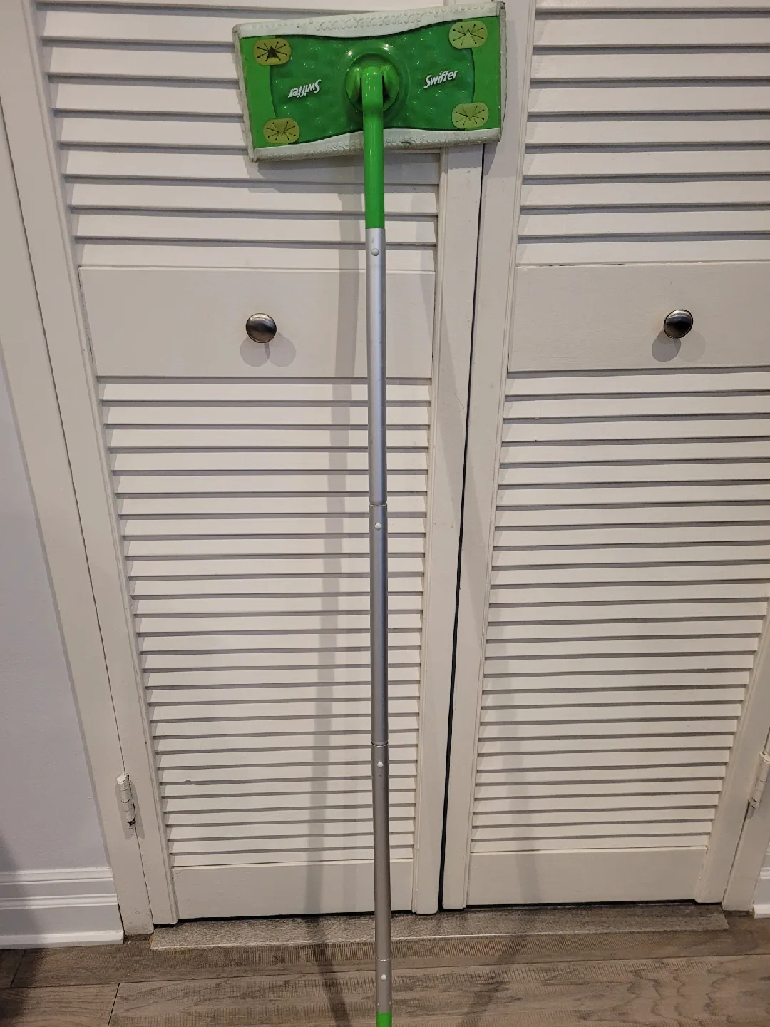 Swiffer WetJet Mop thumbnail