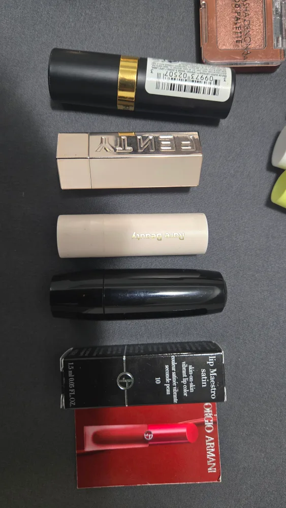 Mixed Beauty Lot - Makeup, Skincare, Fragrance Samples & More! image indicator(5)