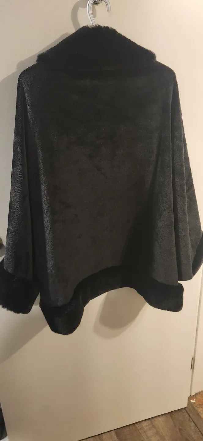 La Vie en Rose Black Faux Fur Poncho O/S image indicator(3)