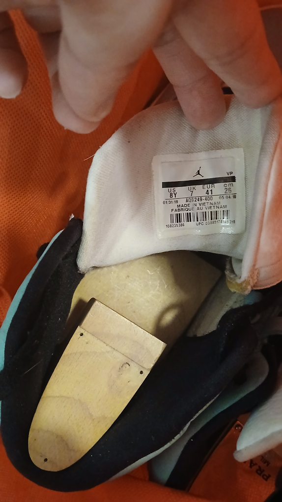 Men jordans used twices size 8 - photo 3