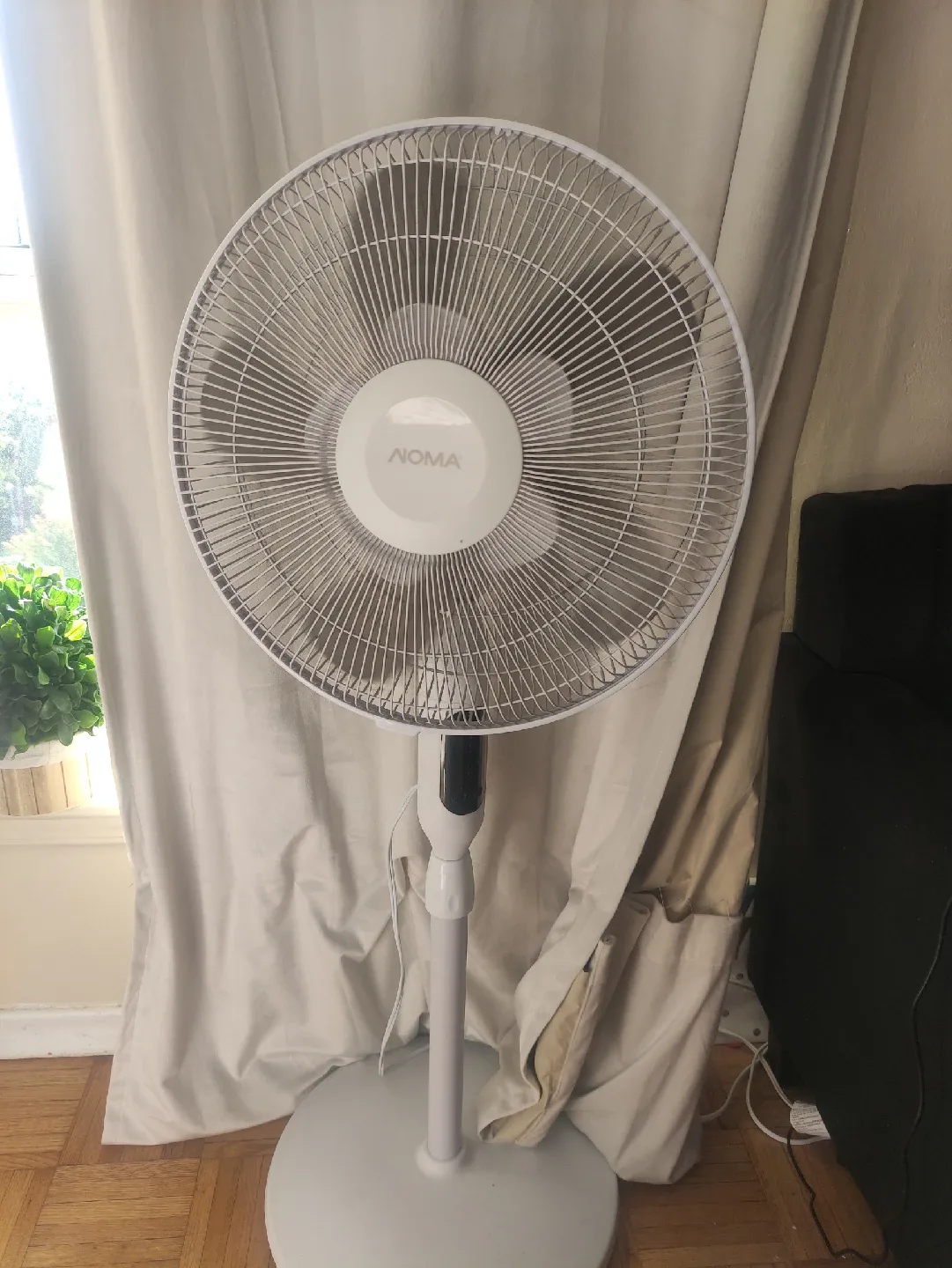 NOMA White Stand Fan thumbnail