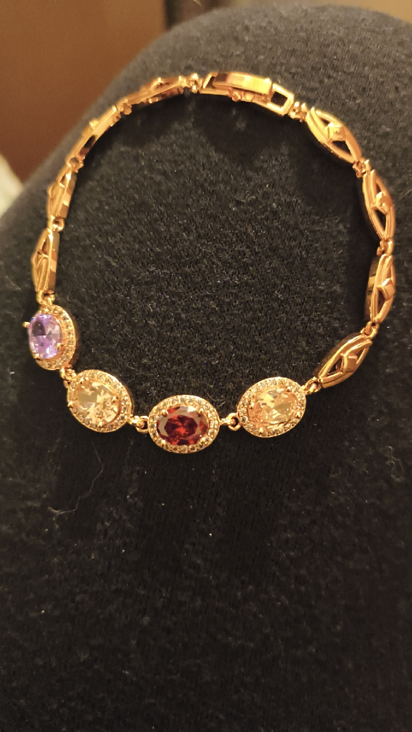 Elegant Gold-Tone Gemstone Bracelet