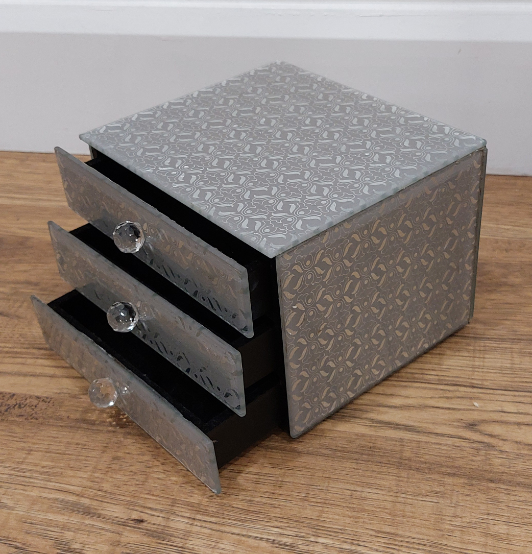 Silver Patterned 3-Drawer Jewelry Box