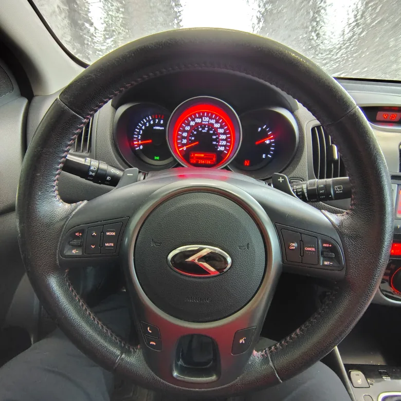 2011 Kia Forte5 SX automatic, leather image indicator(6)