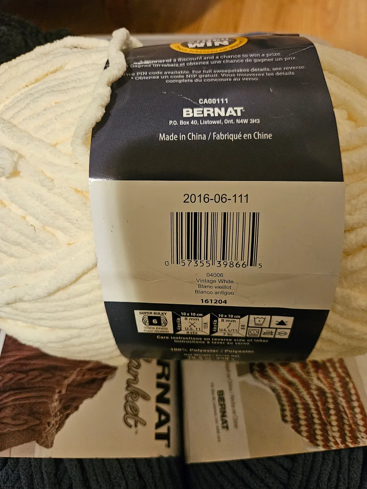 Bernat Blanket Yarn, Vintage White image indicator(2)