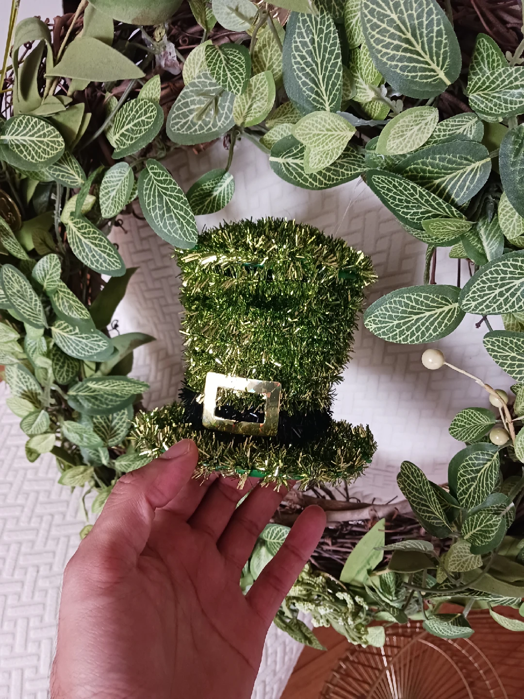 St. Patrick’s Day Green Leaf Wreath – Door or Wall Decor - photo 5