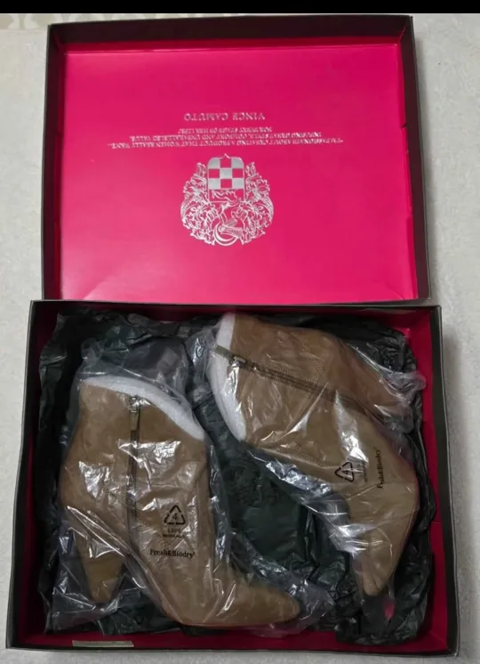 Vince Camuto Booties Size 8M image indicator(3)