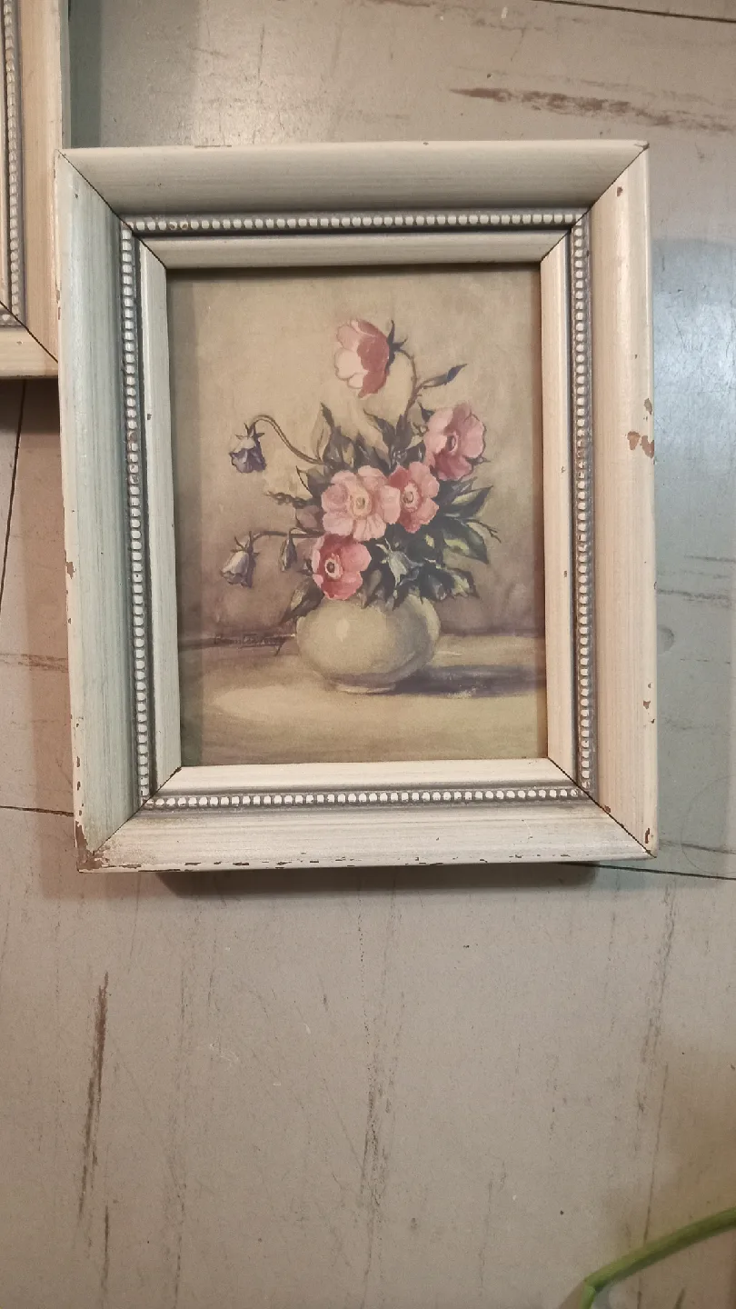 Pair of framed floral prints image indicator(6)