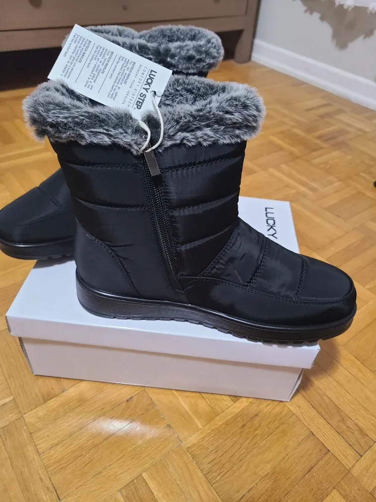 Women's Black Winter Boots - sz 9 image indicator(9)