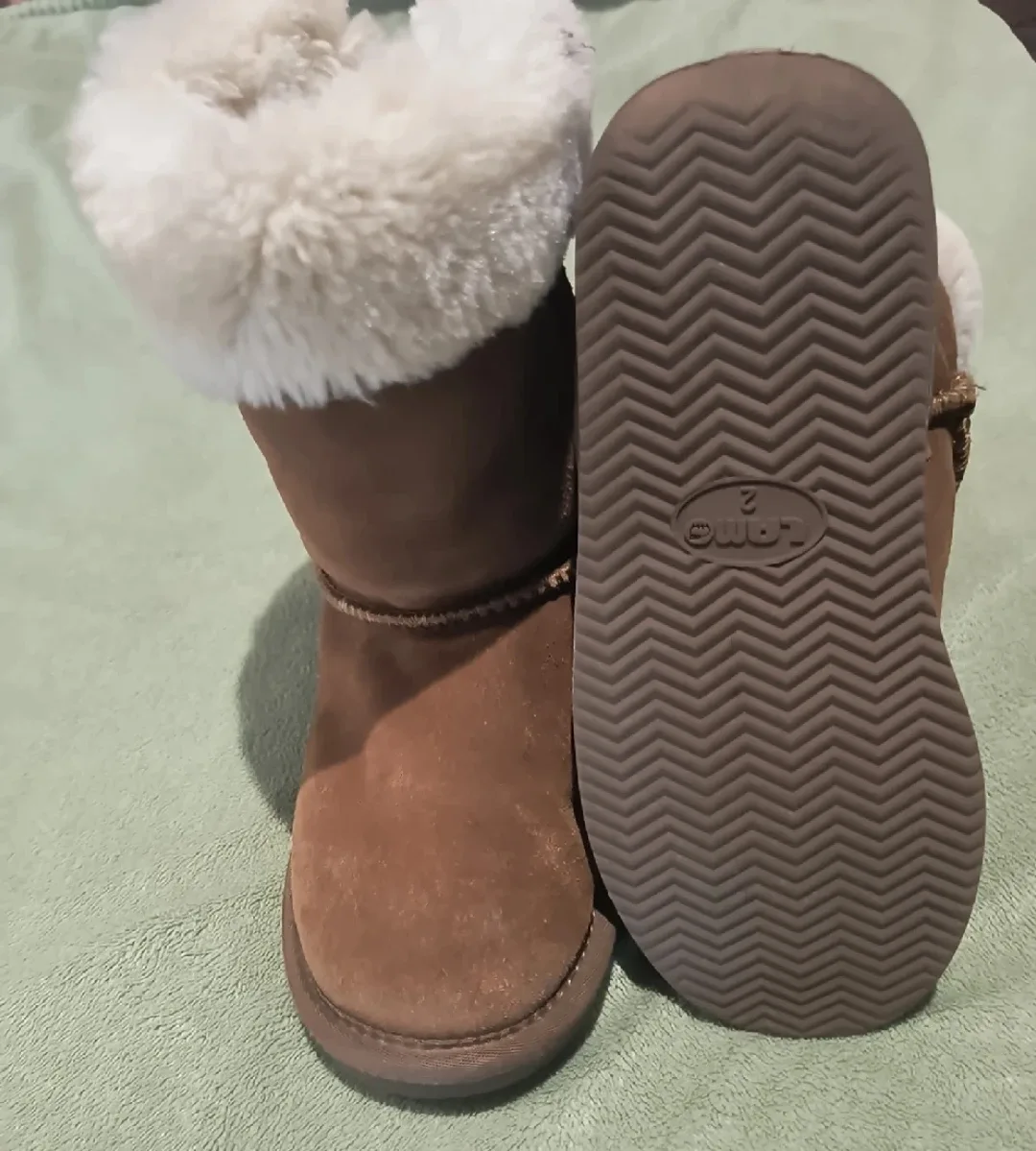 Lamo Brown Boots Size 2 image indicator(3)