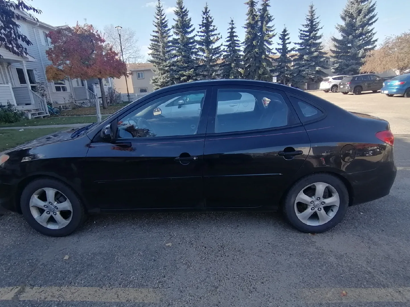 Hyundai Elantra - Black Sedan image indicator(9)