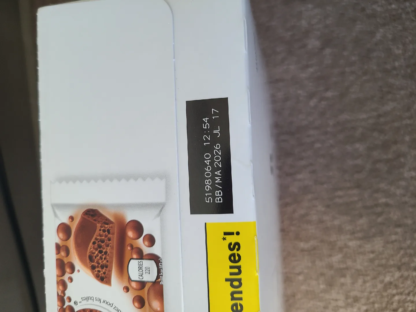 Aero Milk Chocolate 48 x 42g image indicator(2)