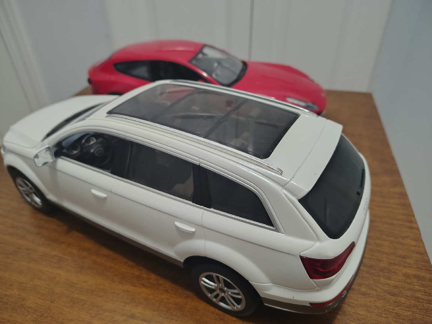 Ferrari & Audi Q7 Diecast Car Models - photo 2