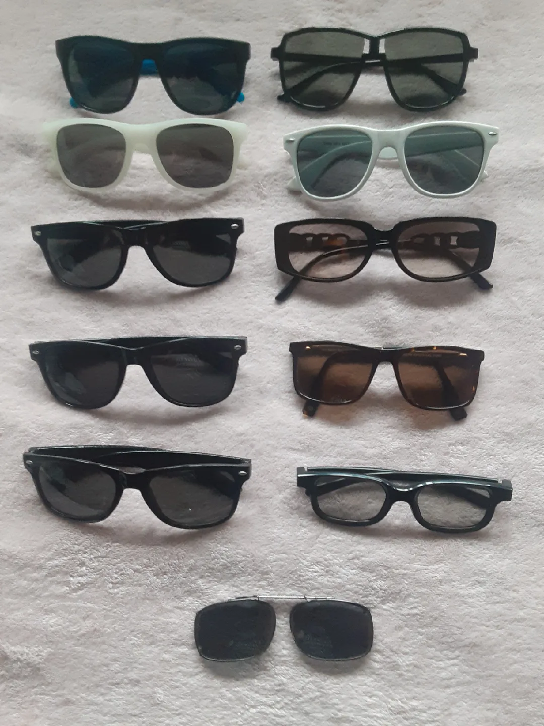 Vince Camuto Sunglasses image indicator(9)
