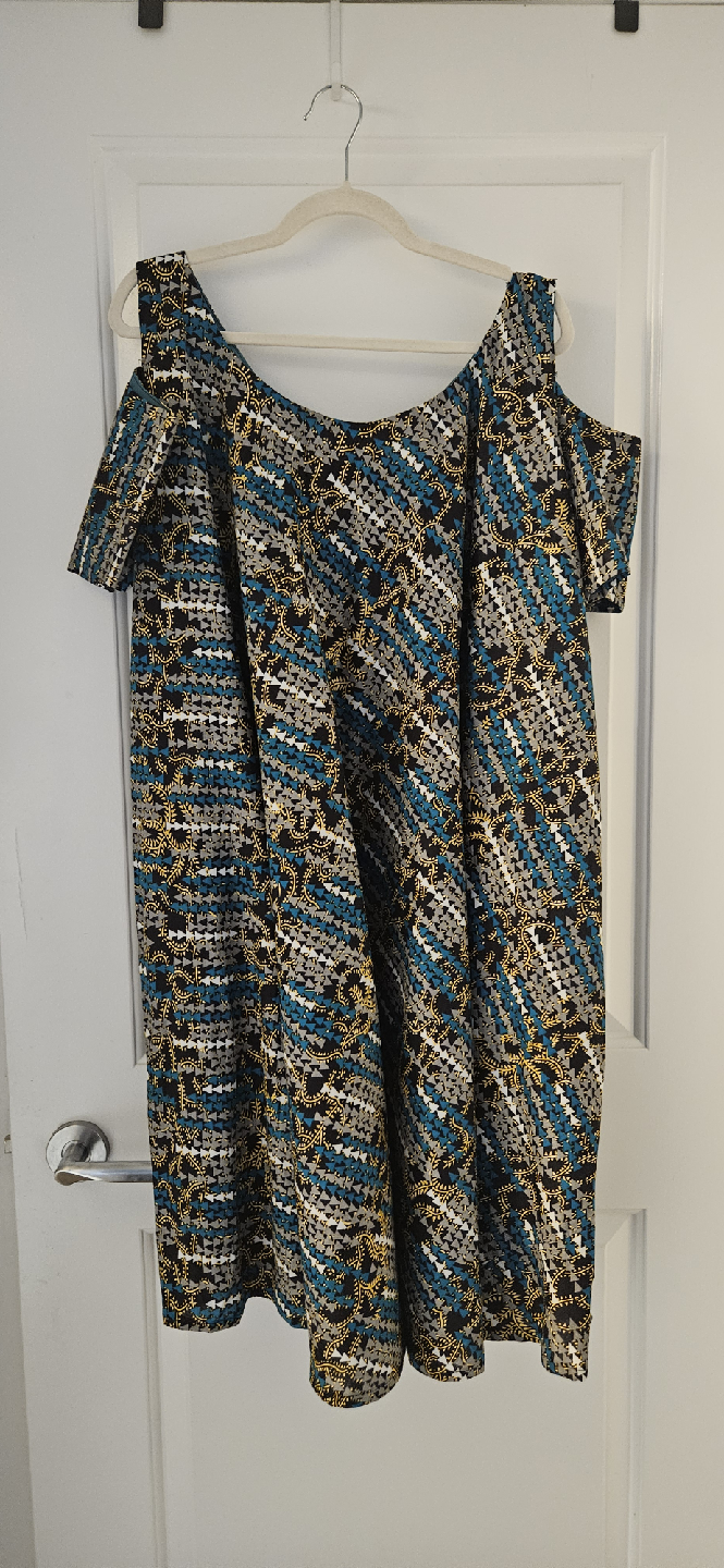 Brand new Patterned Cold Shoulder Dress, Size 12 (Large) - photo 2