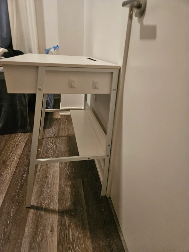 White Desk for Sale image indicator(3)