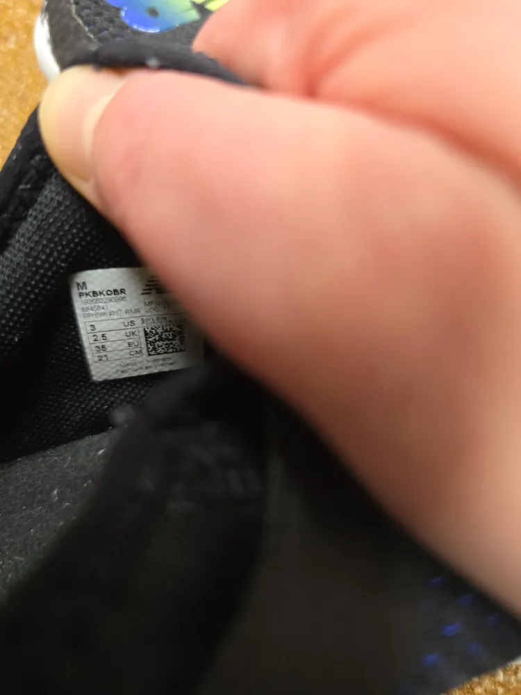 New Balance Kids' Sneakers - Size 3 US image indicator(3)