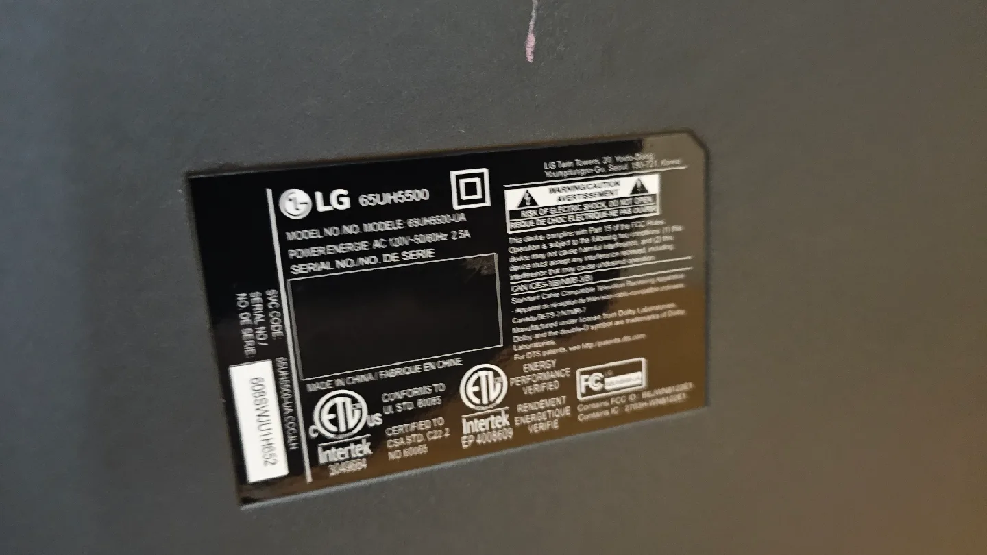 LG 65UH5500 65" 4K Ultra HD TV selling as is image indicator(3)