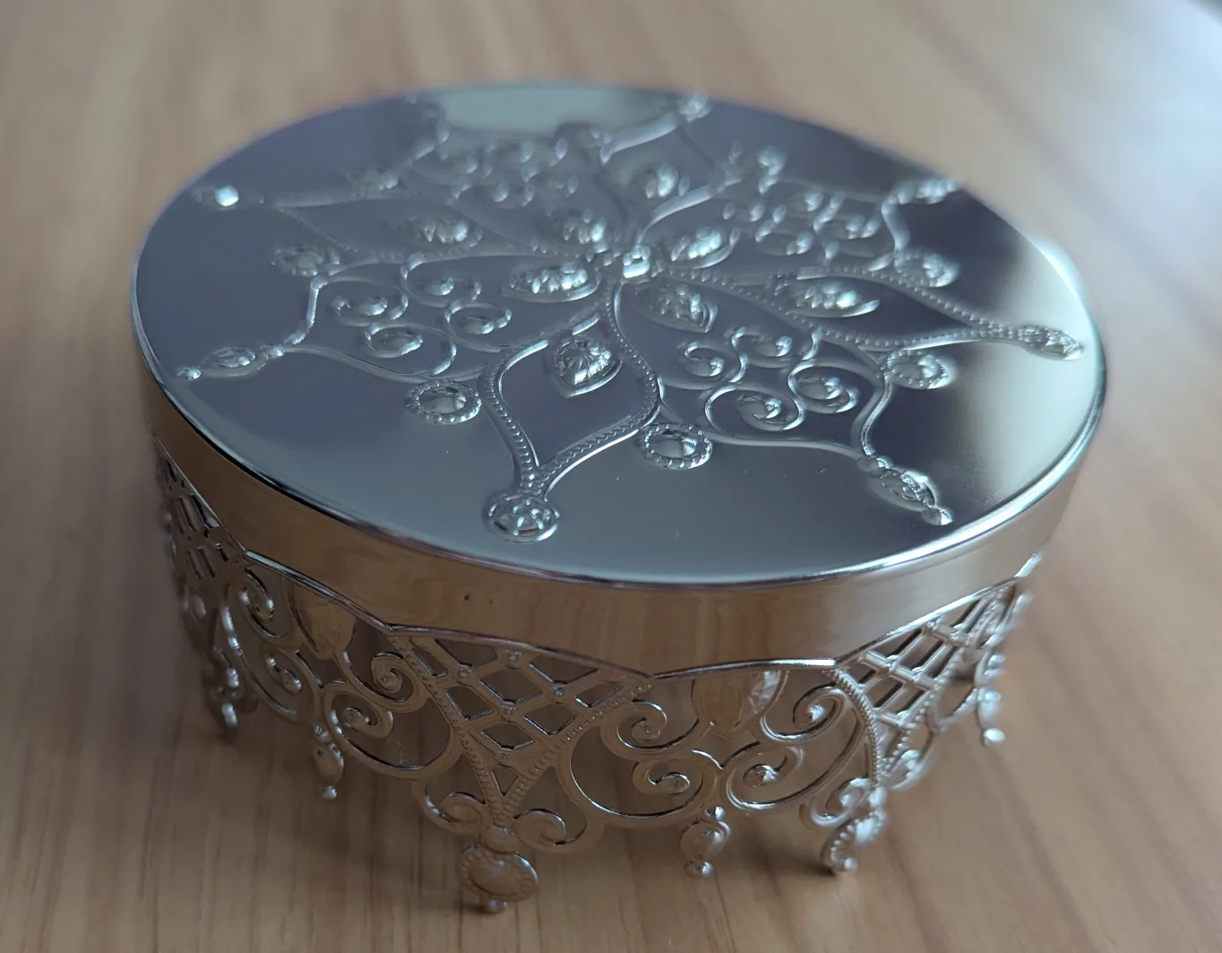 Silver Decorative Crown Trinket Dish image indicator(2)