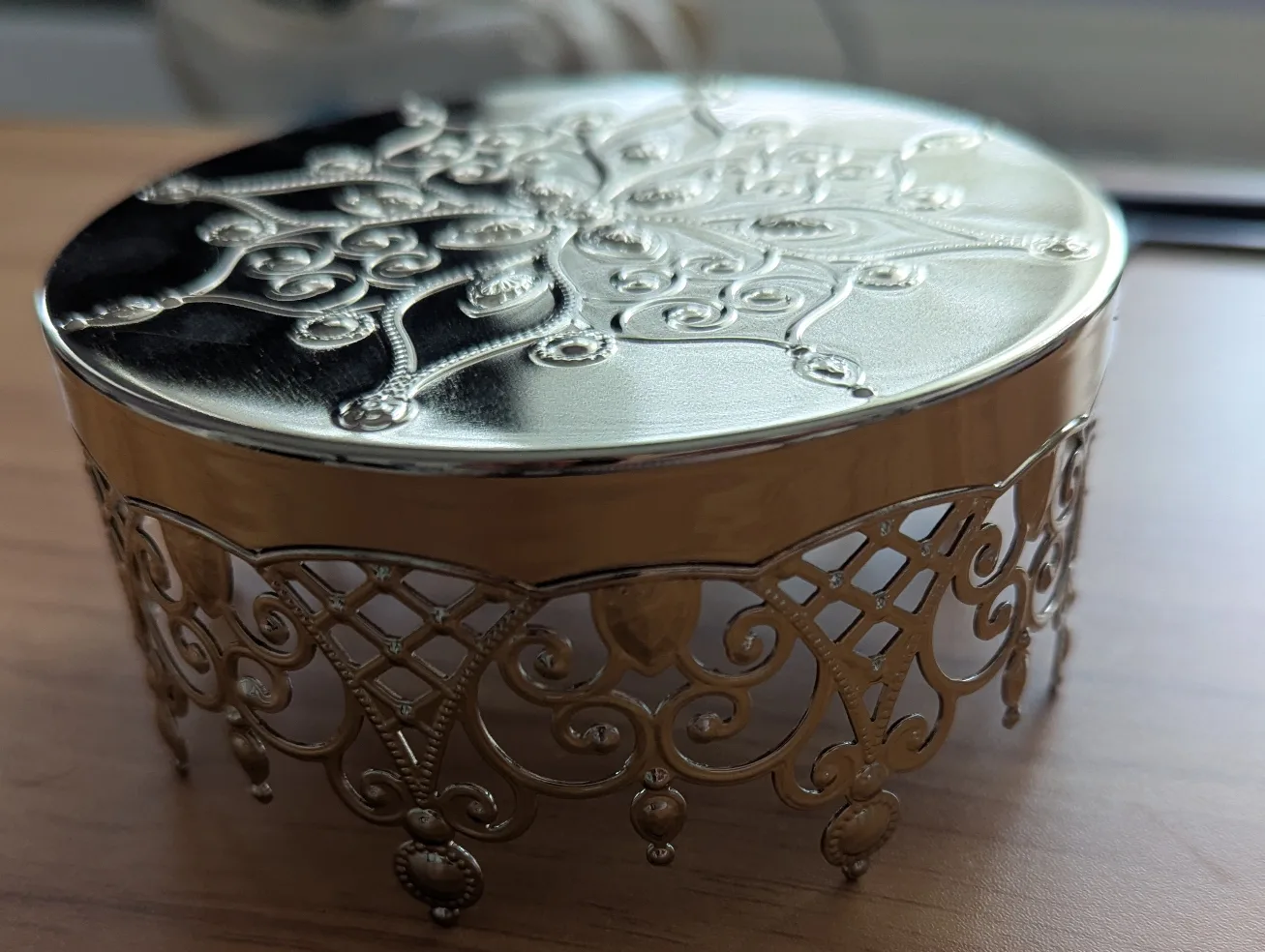 Silver Decorative Crown Trinket Dish image indicator(3)