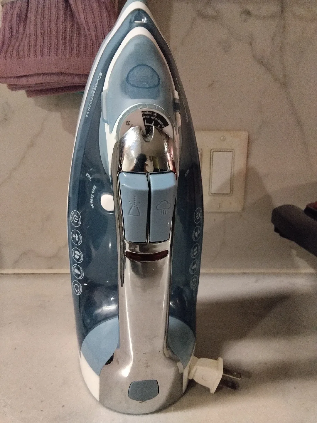 Black+Decker Eversteam Iron image indicator(2)