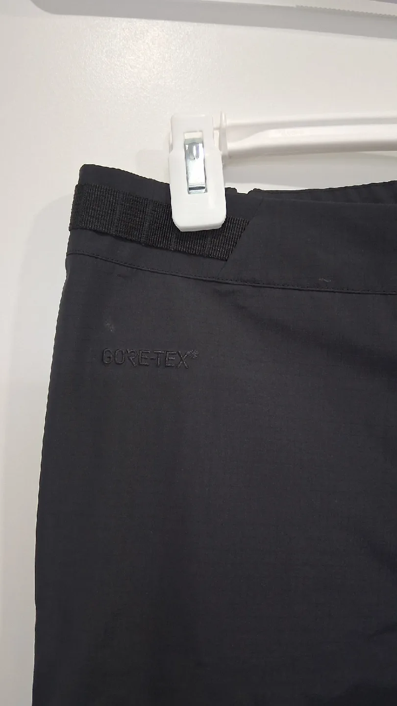 Womens Arc'teryx Gore-Tex shell Pants image indicator(3)