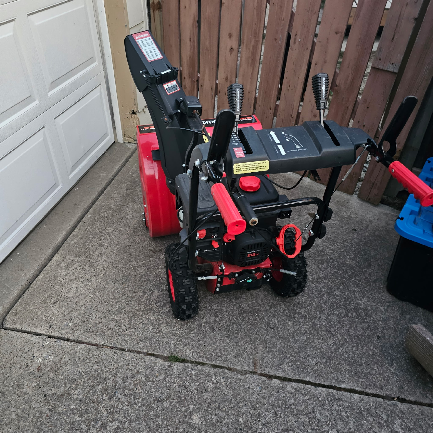 PowerSmart DB7624E60 24" Two-Stage Gas Snow Thrower - photo 3
