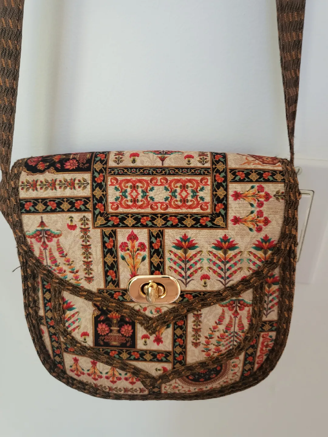 Floral Patterned Crossbody Bag image indicator(2)