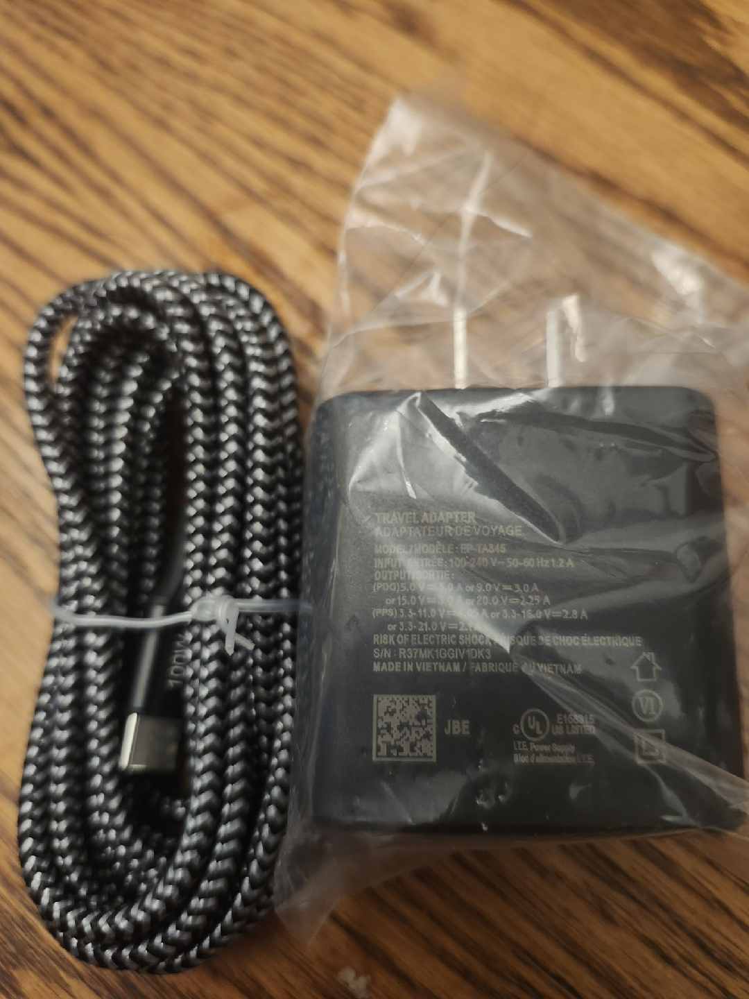 45w Travel Adapter with Cable - photo 2