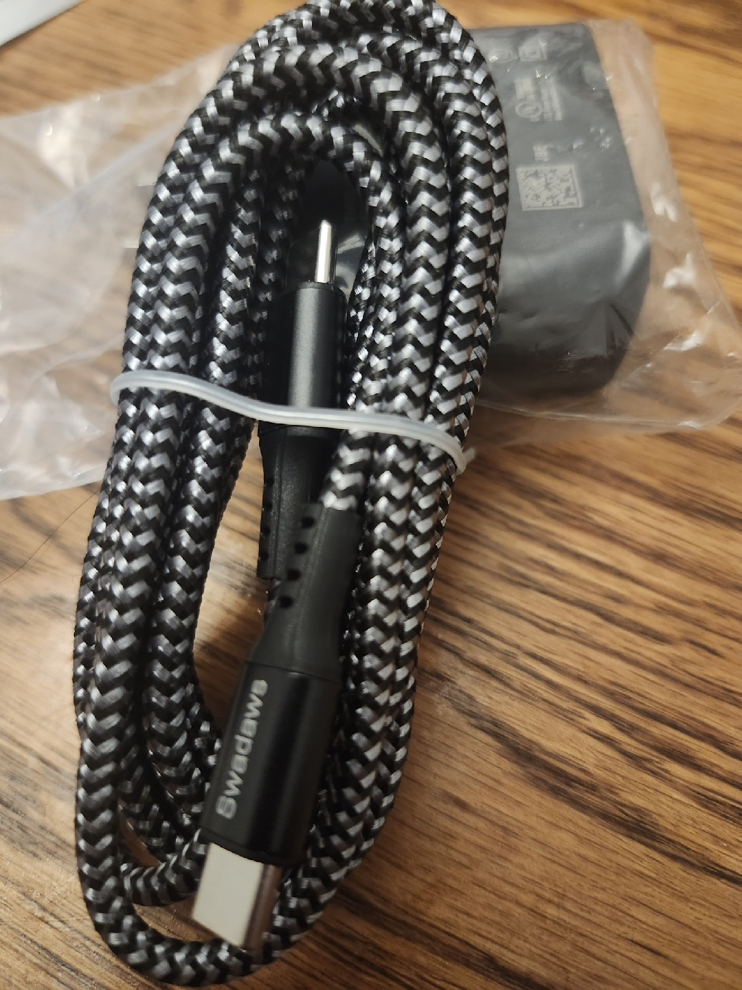 45w Travel Adapter with Cable - photo 3