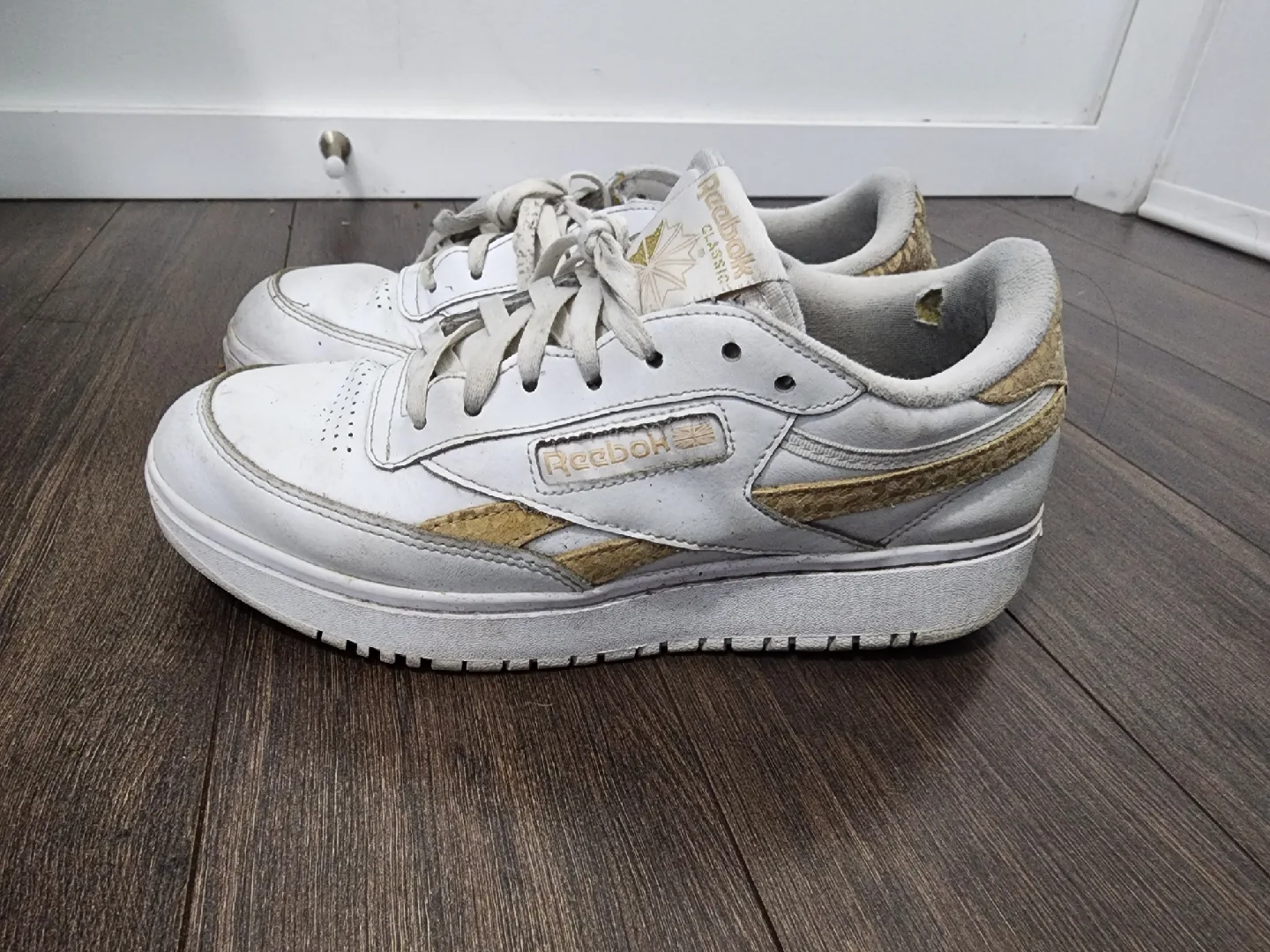 Reebok Classic White & Gold Sneakers thumbnail