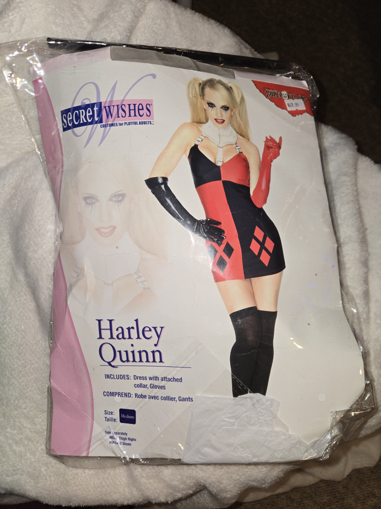 Secret Wishes Harley Quinn Costume - Medium