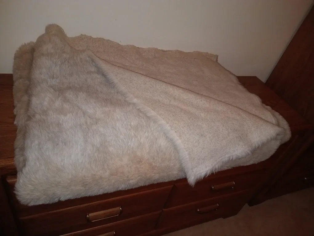 Beige Faux Fur Throw Blanket image indicator(2)