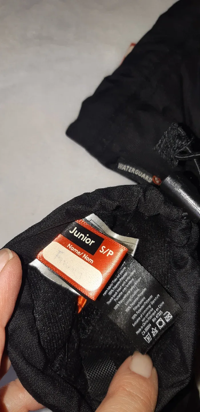 Kombi Junior Black Mittens - Size S/P image indicator(2)