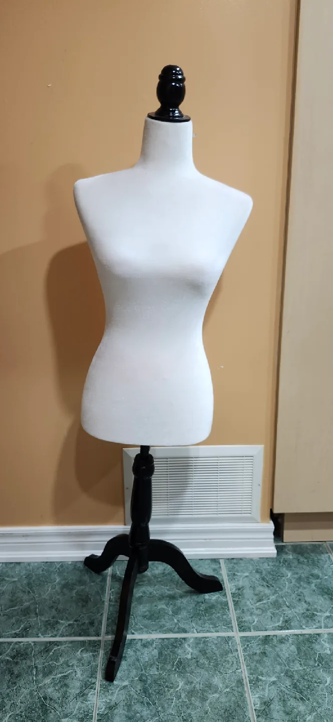 White Dress Form Mannequin image indicator(2)