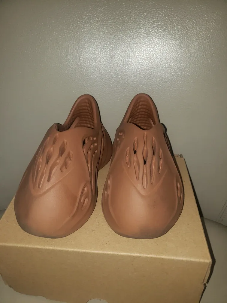 Yeezy Foam RNR Infants Size 6K image indicator(3)