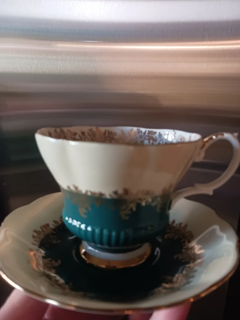 Royal Albert Pompadour Series Teacup & Saucer image indicator(2)