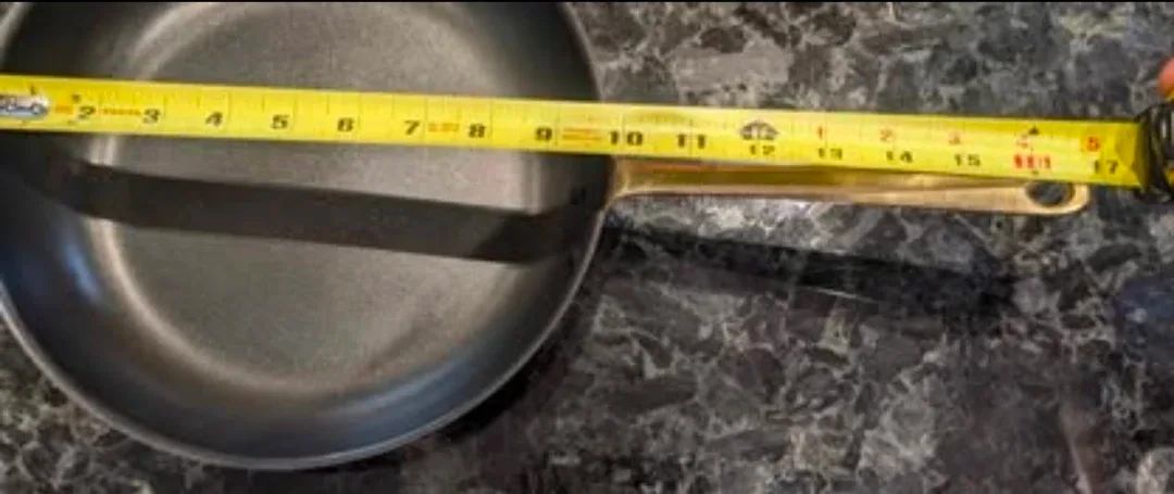 2 Vintage Copper Skillets with Brass Handles image indicator(6)