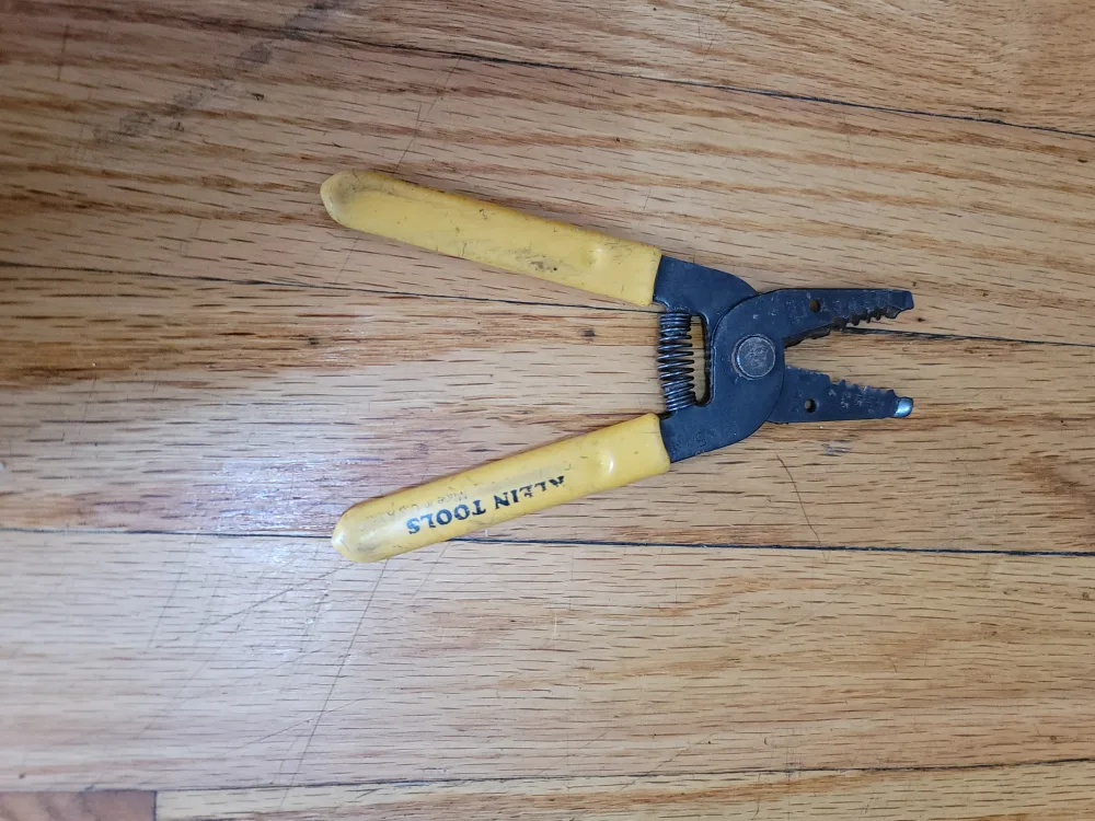 Pelacables: 18 AWG a 10 AWG 6 1/4 pulg.de largo total, image indicator(6)