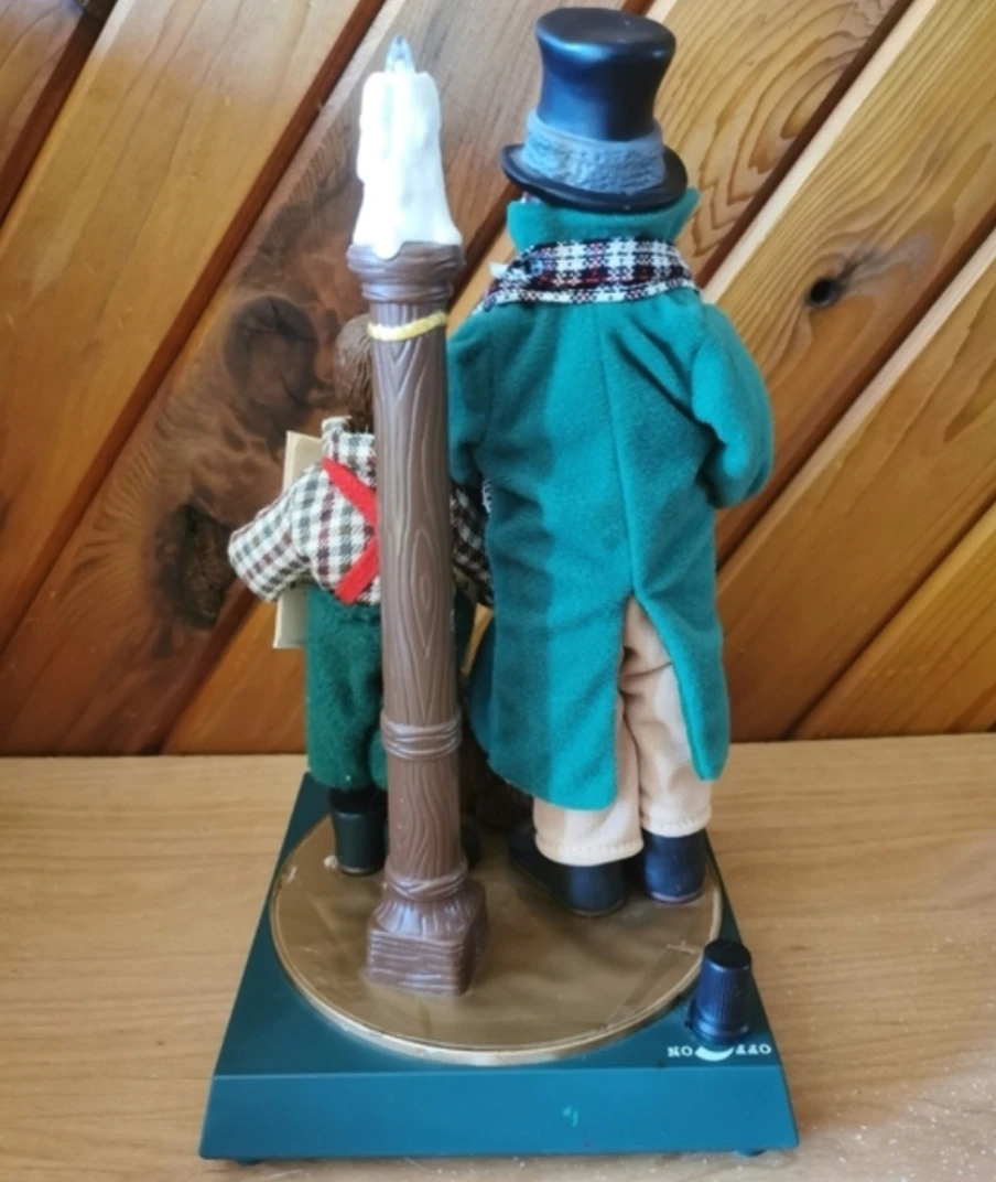 Vintage Dickens' Collection Musical Illuminated Christmas Decor - photo 5