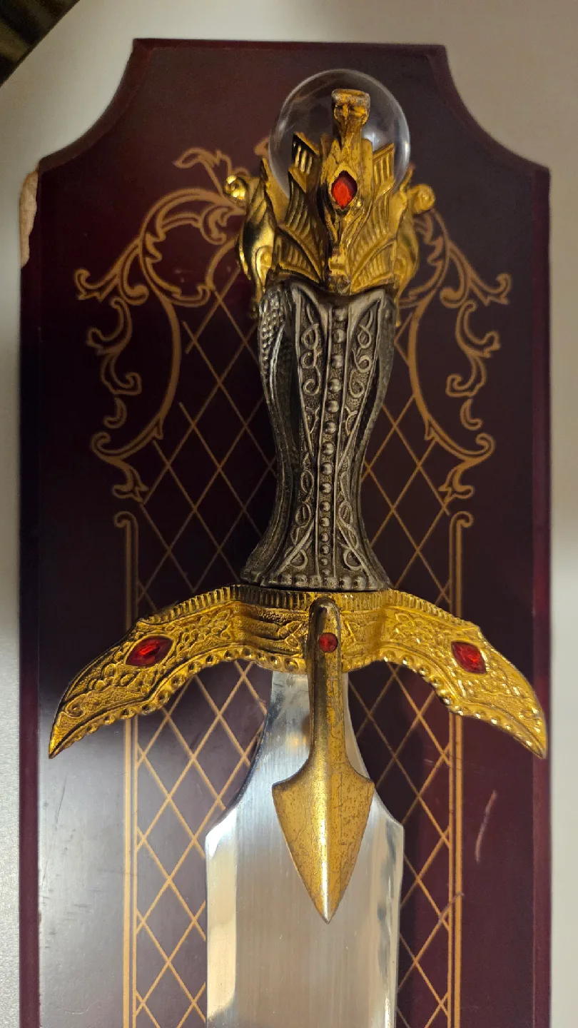 King Arthur's Decorative Dagger with Display Stand image indicator(3)