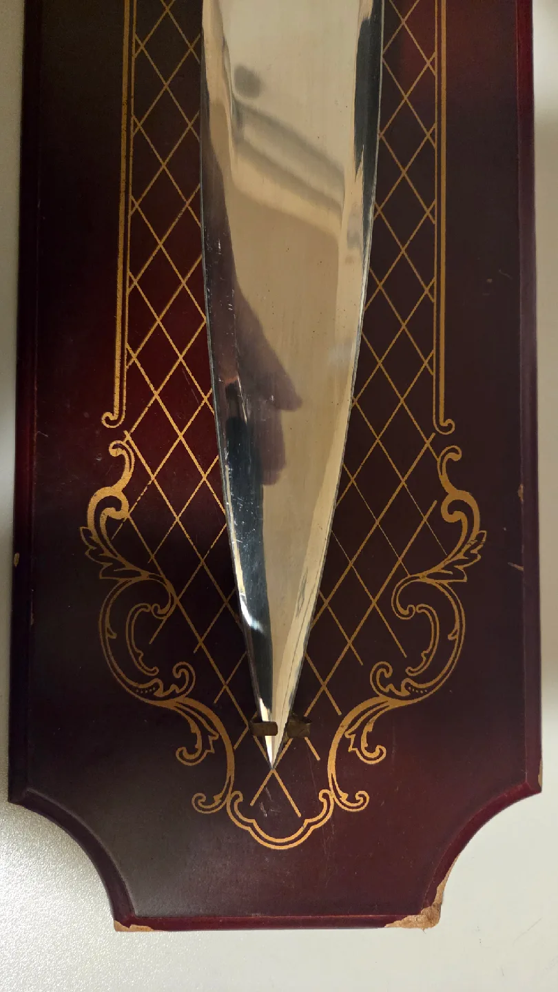 King Arthur's Decorative Dagger with Display Stand image indicator(4)