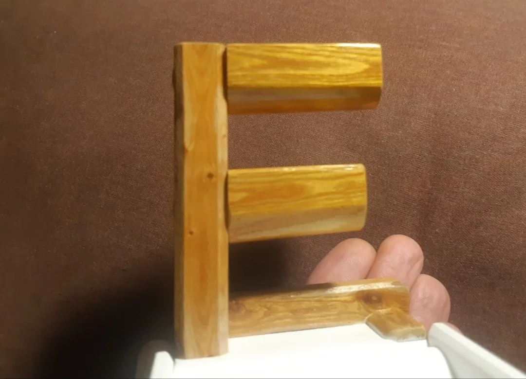 Wooden Watch Stand image indicator(2)