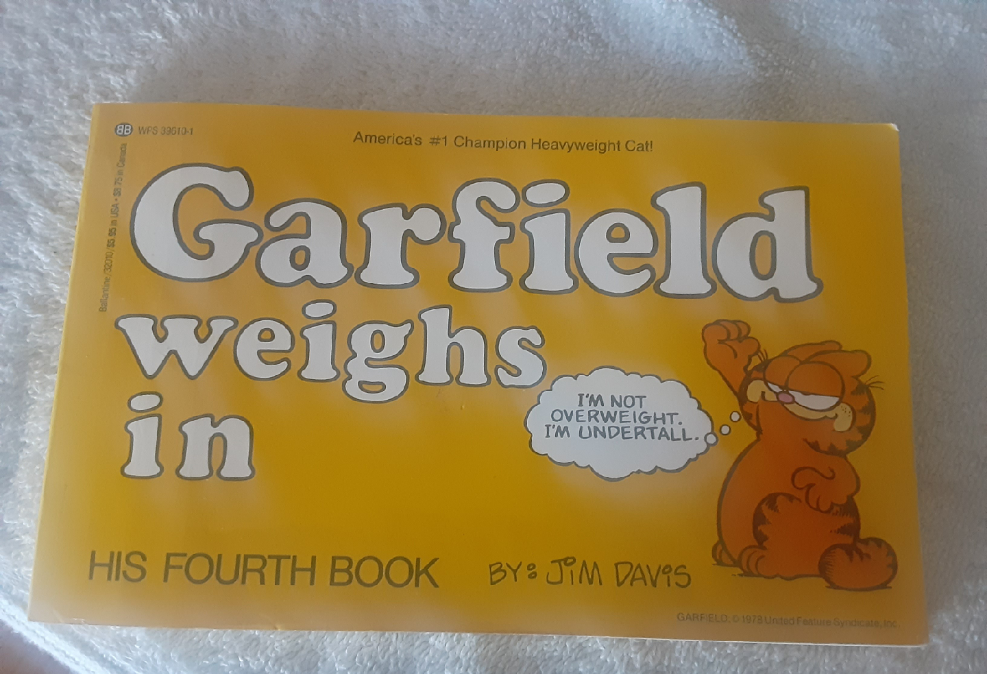 Garfield Weighs In by Jim Davis