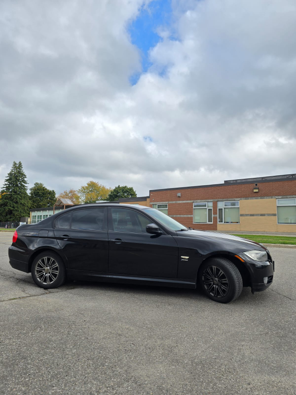 BMW 328i - Black Sedan - photo 4