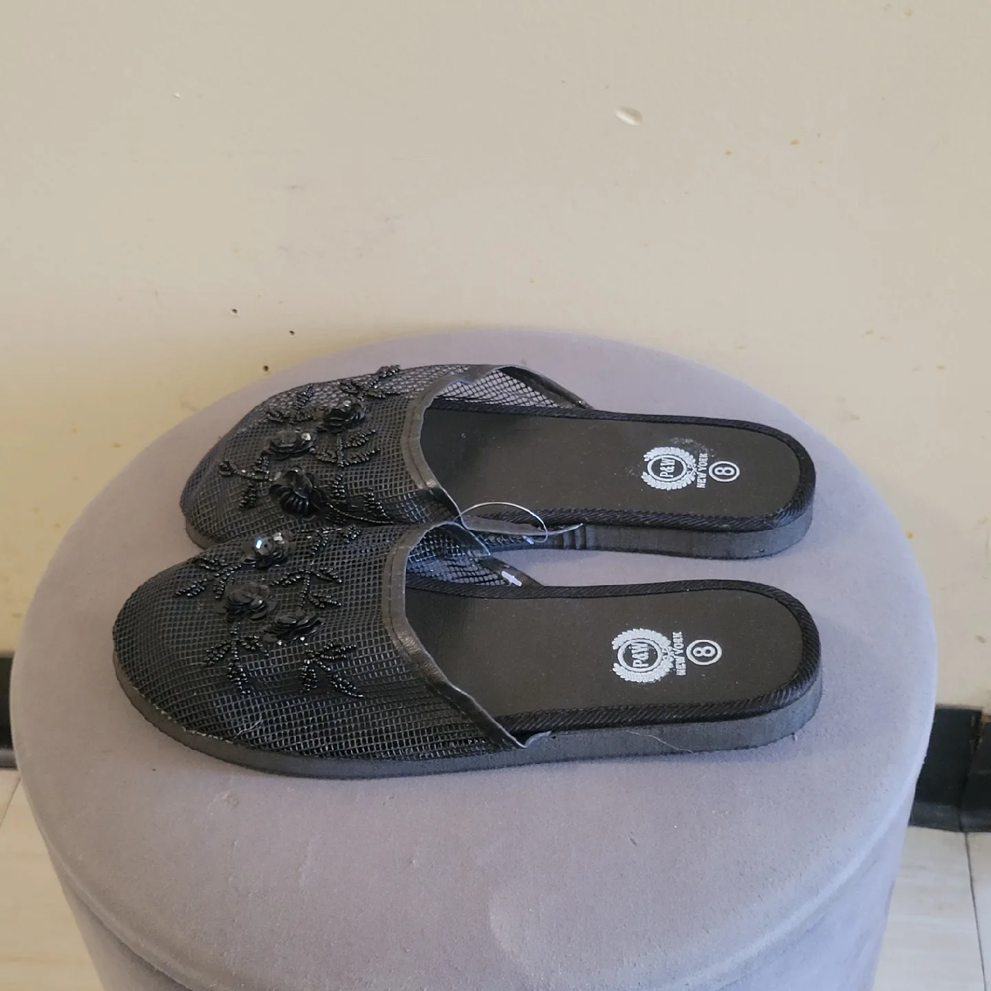 P&W New York Black Sandals - Size 8 image indicator(2)